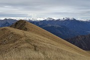 57 Vista tra il Baciamorti e l'Aralata